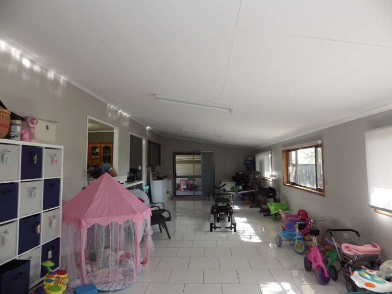 8 Martin Street, Roma QLD 4455