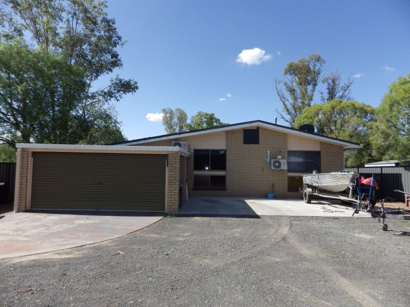 8 Martin Street, Roma QLD 4455