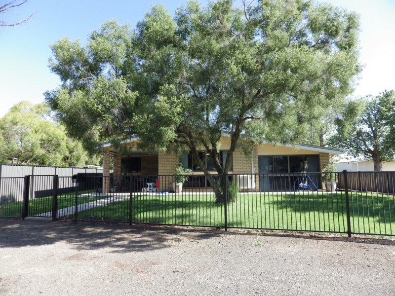 8 Martin Street, Roma QLD 4455