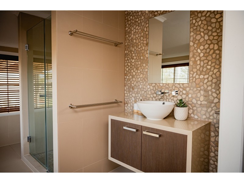 28 Derry Street, Roma QLD 4455