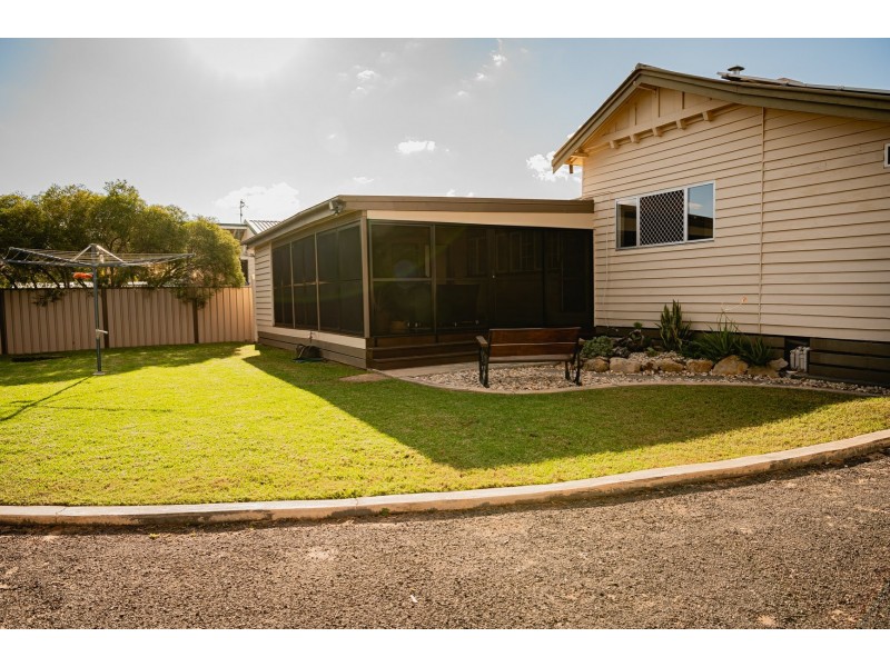 28 Derry Street, Roma QLD 4455