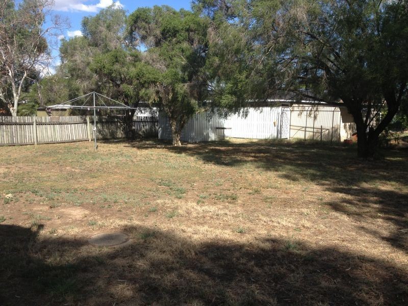 12 Taylor Street, Roma QLD 4455