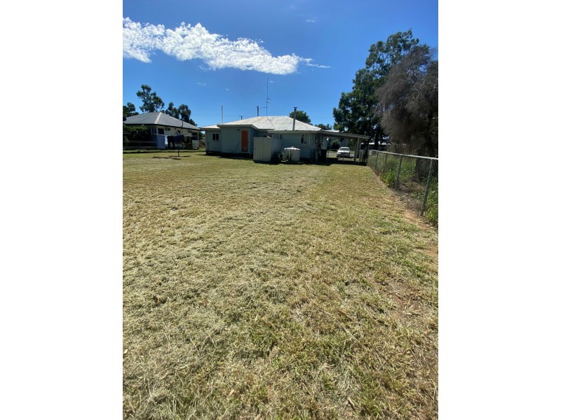 15 Elizabeth Street, Mitchell QLD 4465