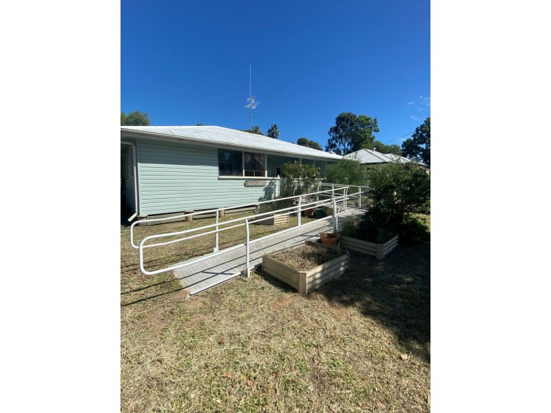 15 Elizabeth Street, Mitchell QLD 4465