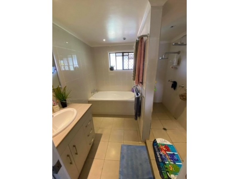 10 Bowen Street, Roma QLD 4455