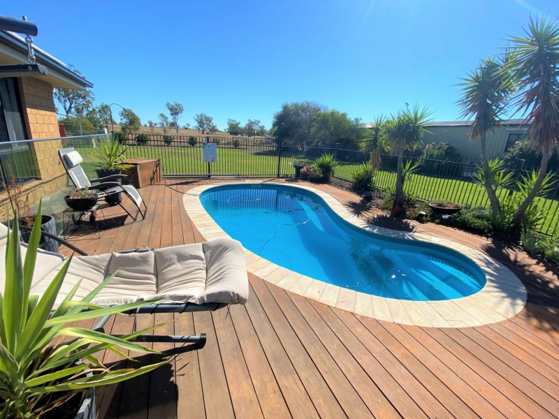 192 Bourne Drive, Roma QLD 4455