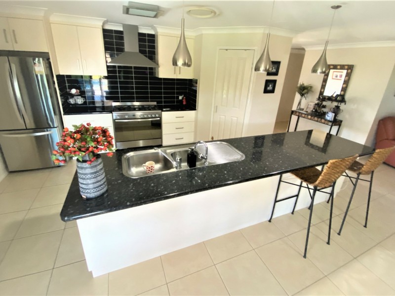 192 Bourne Drive, Roma QLD 4455