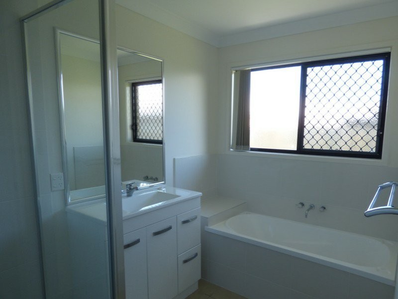 22 Wheeler Drive, Roma QLD 4455