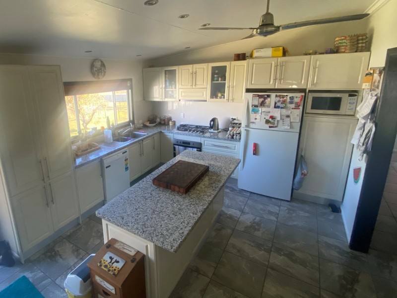 28 Hadwen Road, Roma QLD 4455