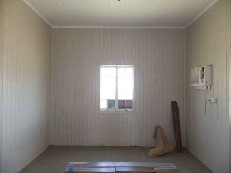 10 Rugby Street, Mitchell QLD 4465