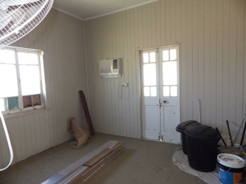 10 Rugby Street, Mitchell QLD 4465