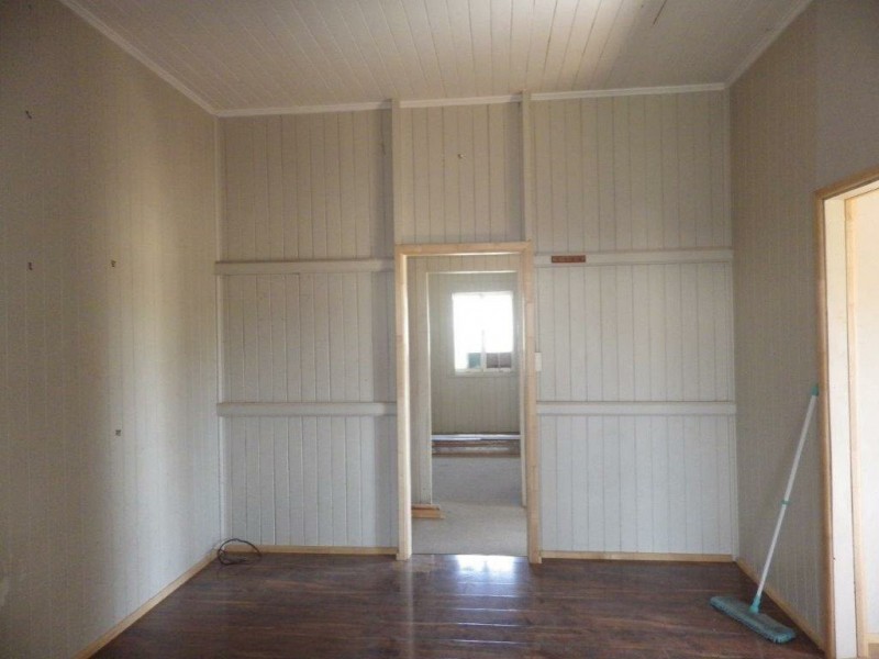 10 Rugby Street, Mitchell QLD 4465