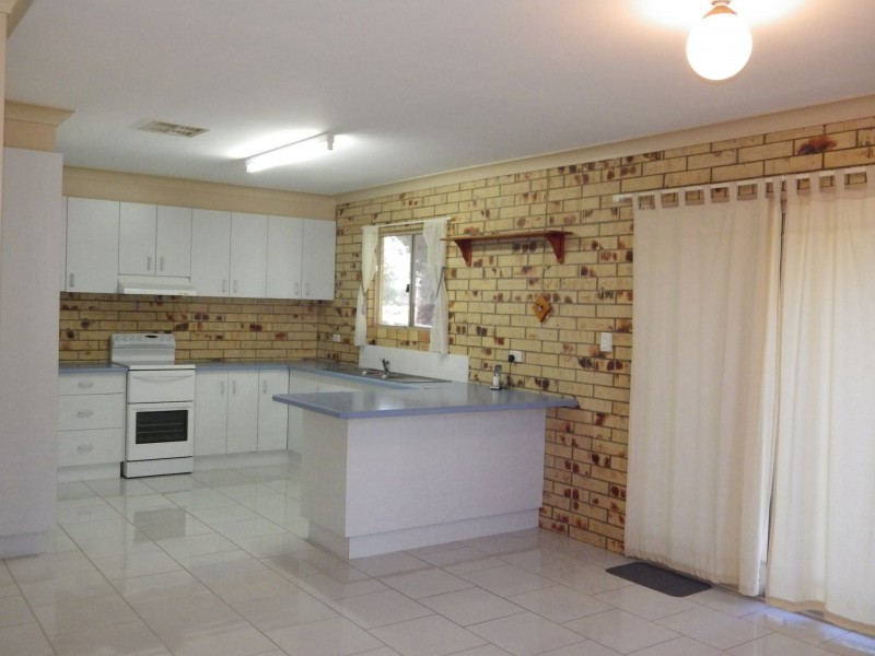 68 Northern Road, Roma QLD 4455
