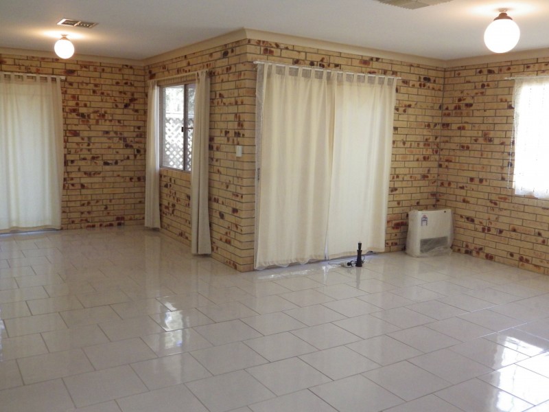 68 Northern Road, Roma QLD 4455