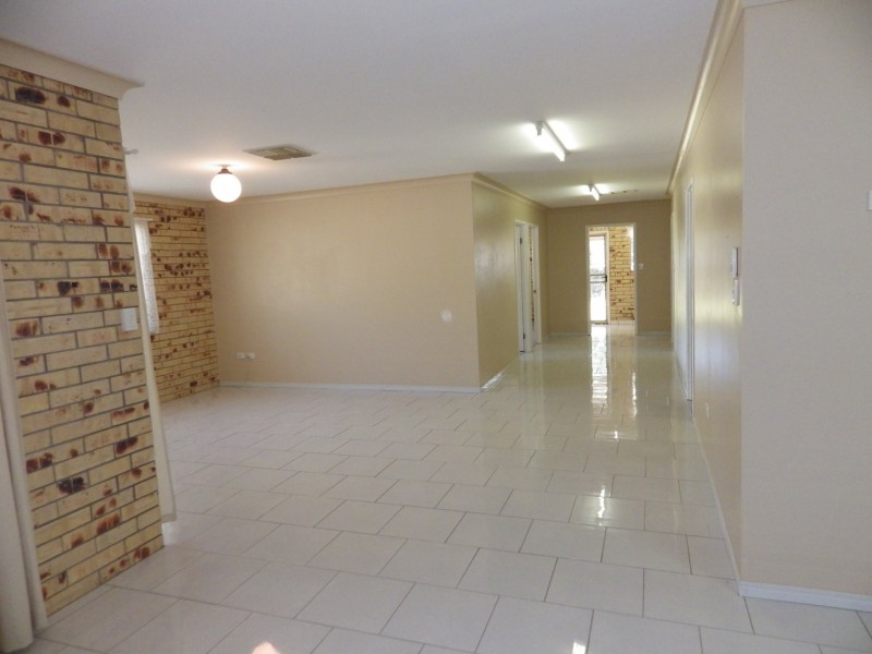 68 Northern Road, Roma QLD 4455