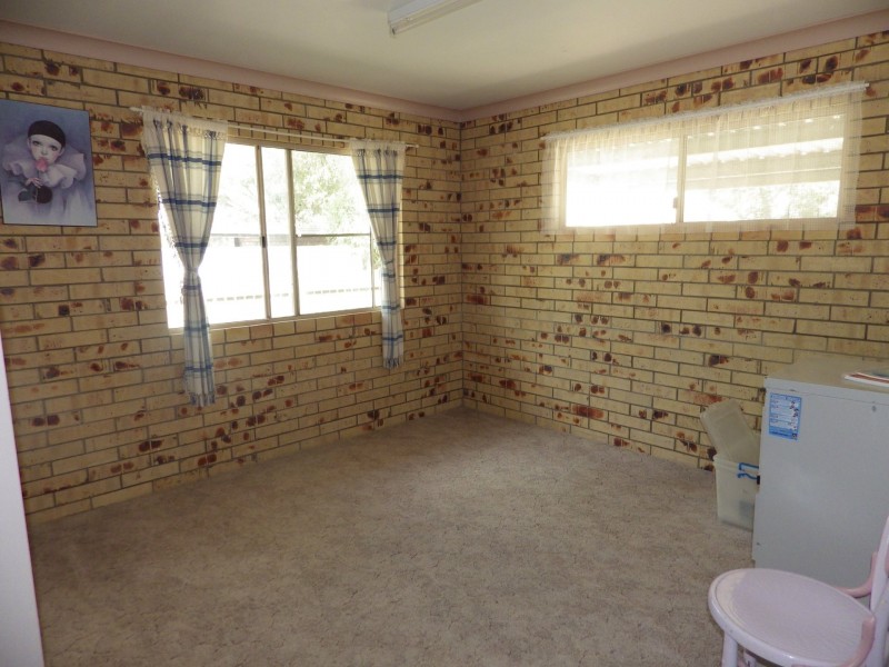 68 Northern Road, Roma QLD 4455