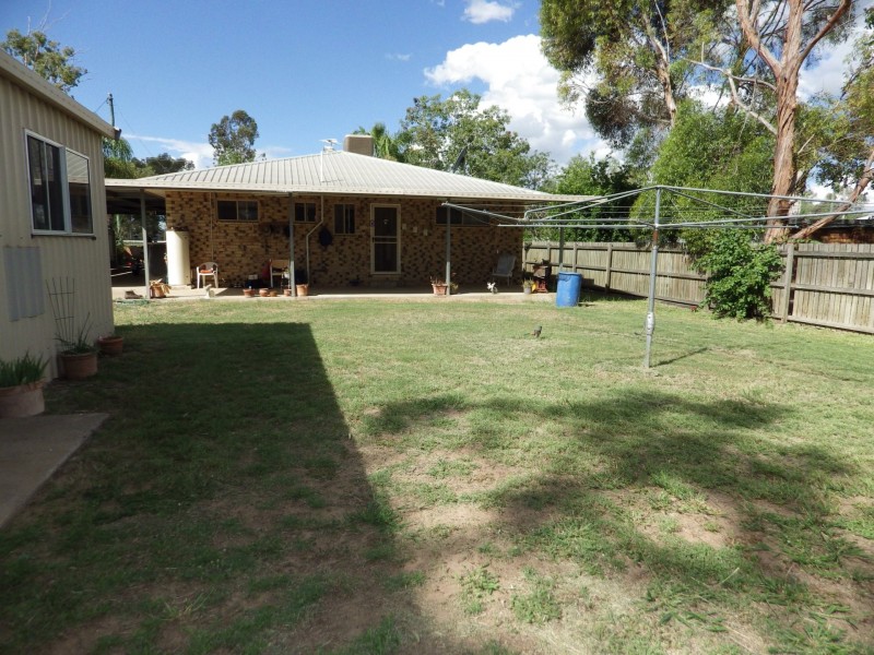 68 Northern Road, Roma QLD 4455