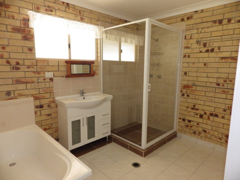 68 Northern Road, Roma QLD 4455