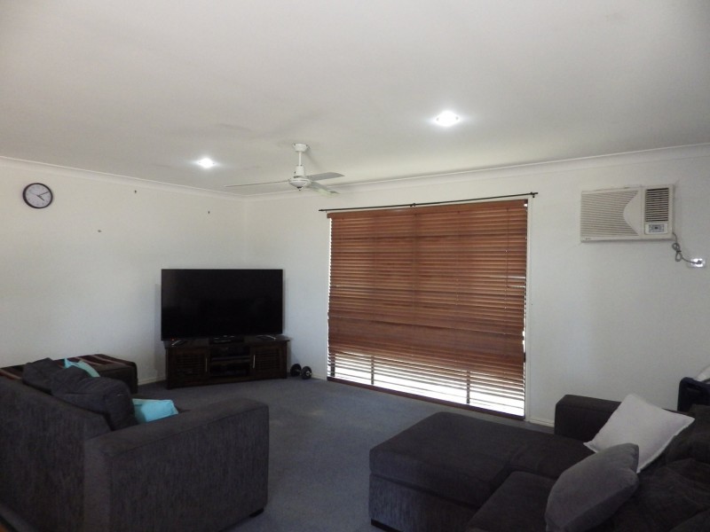 57 Currey Street, Roma QLD 4455