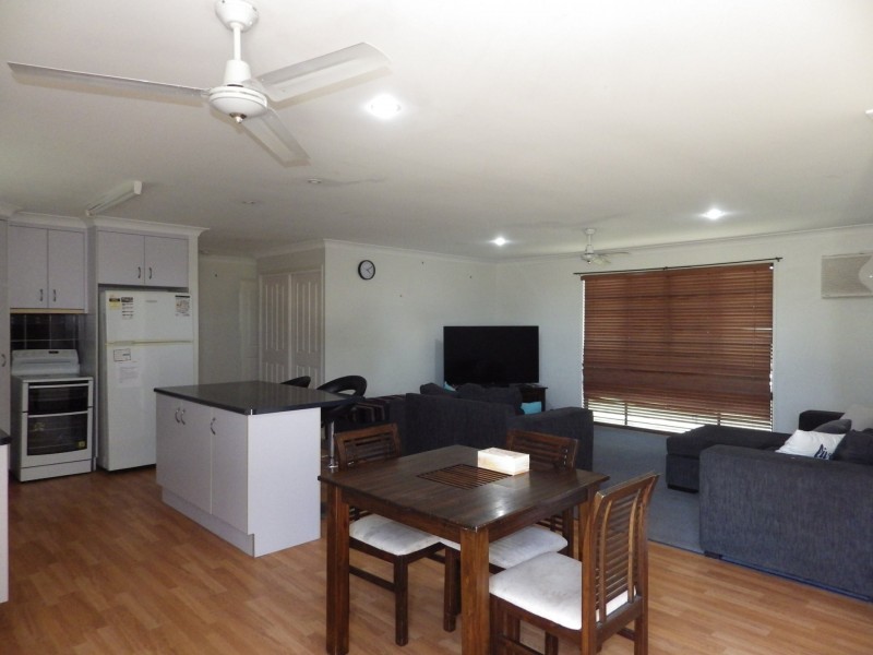 57 Currey Street, Roma QLD 4455