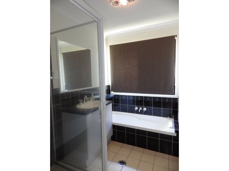 57 Currey Street, Roma QLD 4455