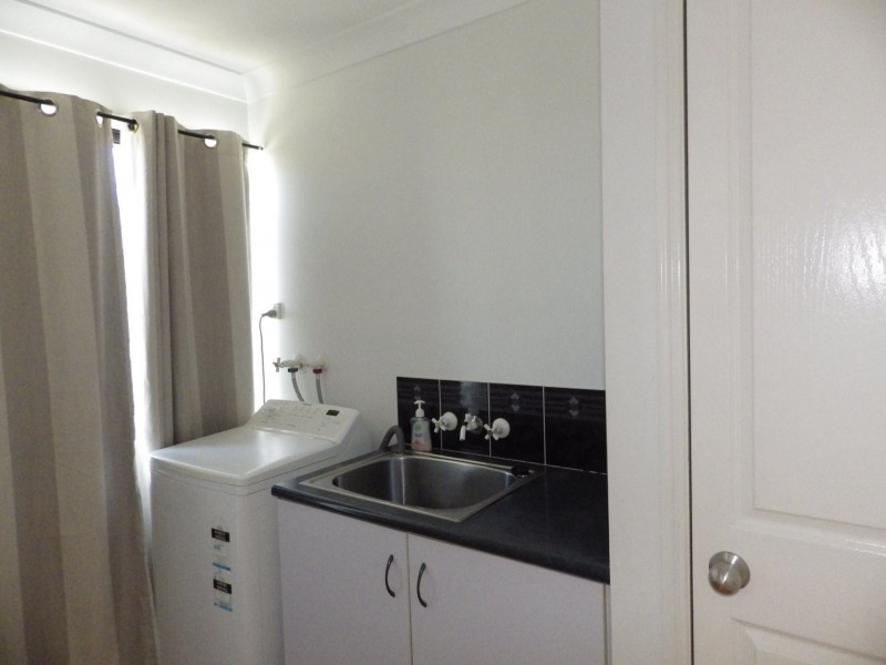 57 Currey Street, Roma QLD 4455