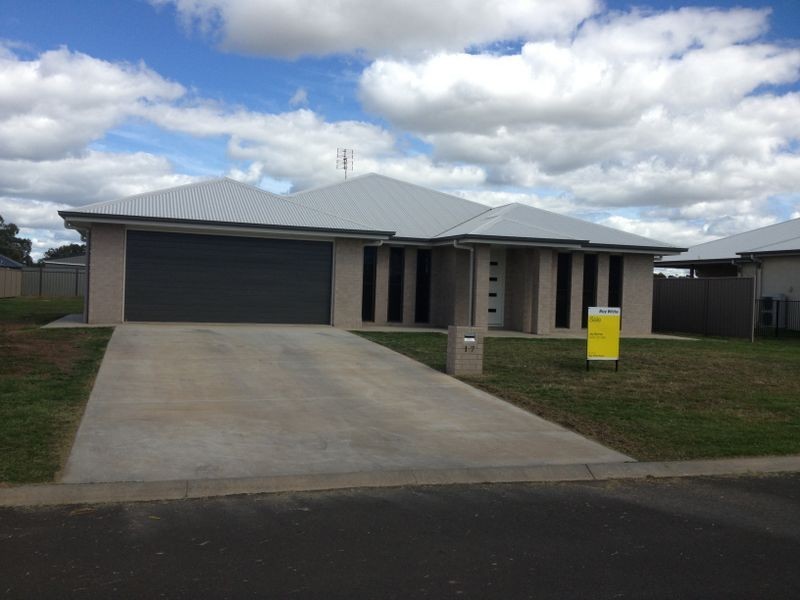 17 Bassett Court, Roma QLD 4455