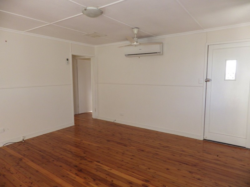 128 Currey Street, Roma QLD 4455