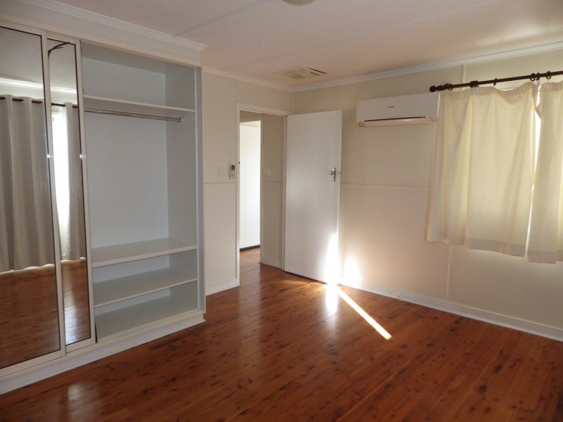 128 Currey Street, Roma QLD 4455