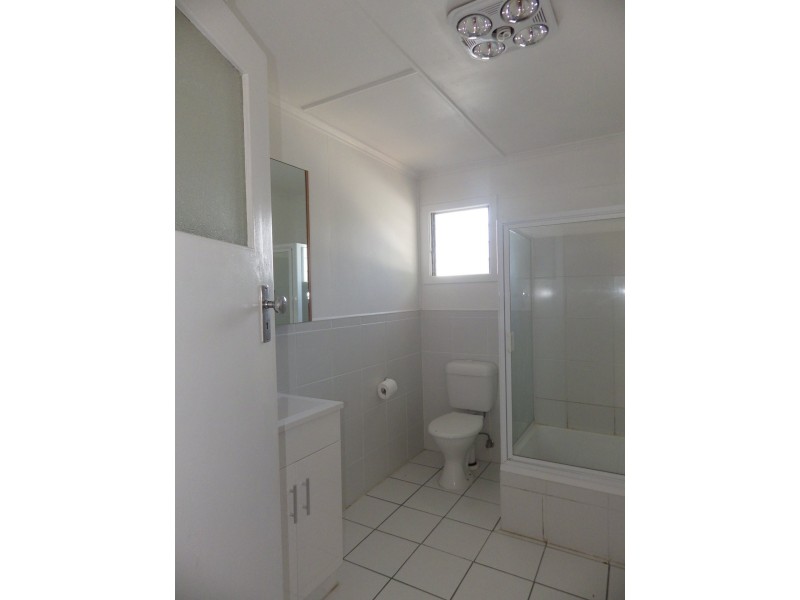 128 Currey Street, Roma QLD 4455