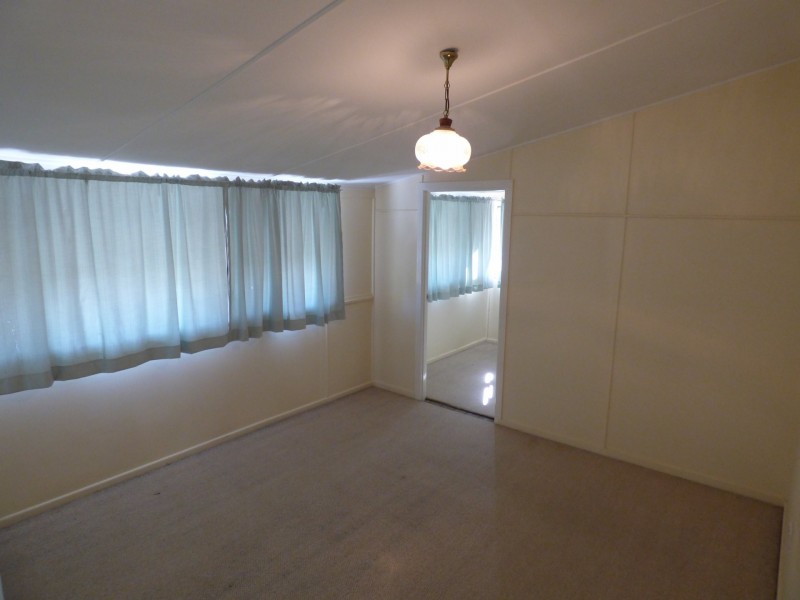 . Southside 7 Day Store, Roma QLD 4455