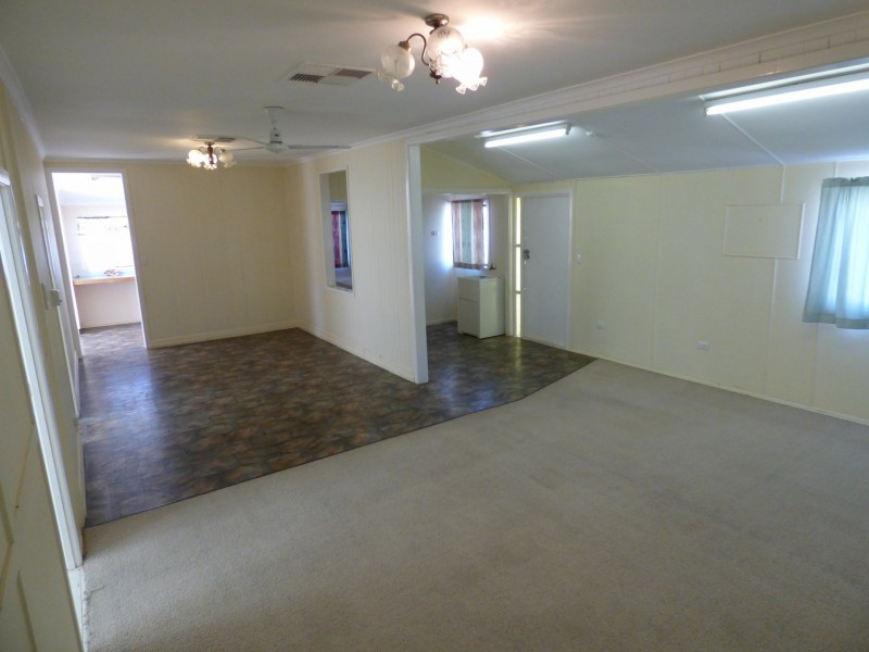 . Southside 7 Day Store  ., Roma QLD 4455