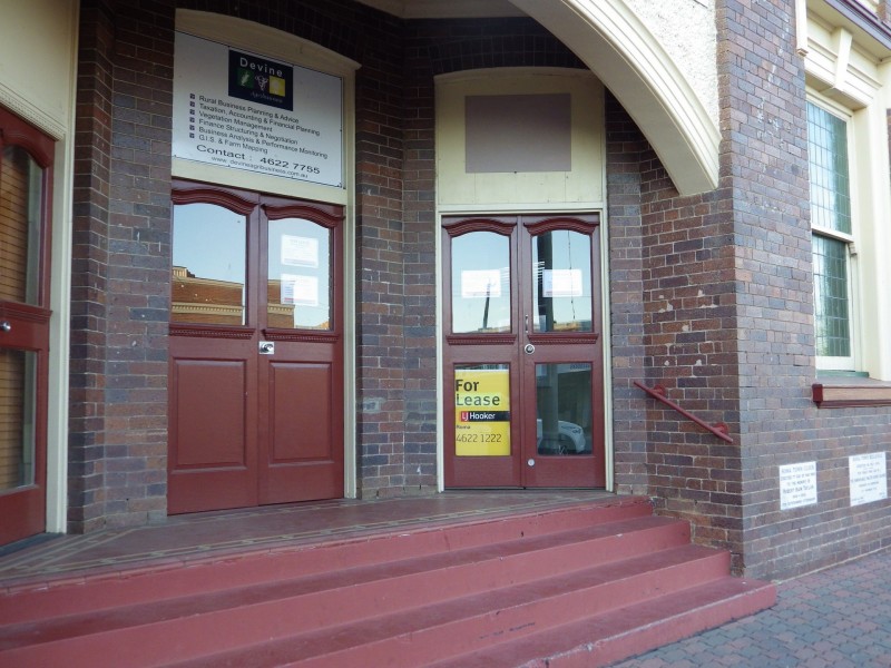 61 McDowall Street (Upstairs), Roma QLD 4455