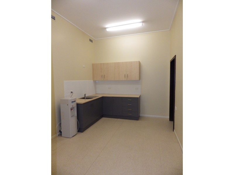 61 McDowall Street (Upstairs), Roma QLD 4455