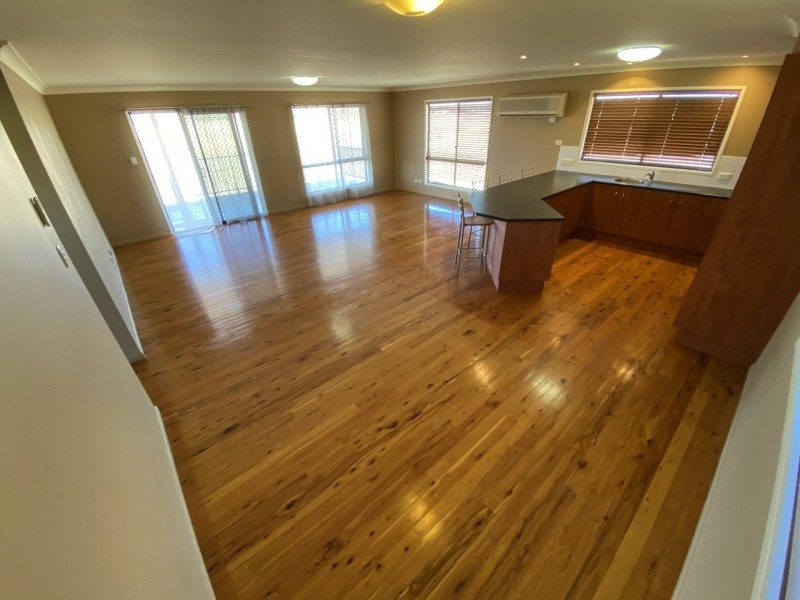 112 Ona Ona Road, Roma QLD 4455