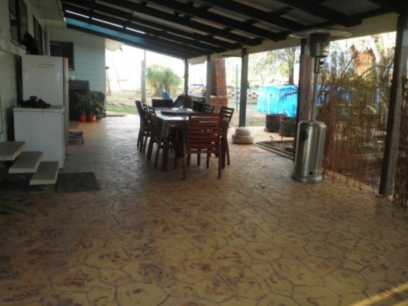 42 Claytons Road, Roma QLD 4455