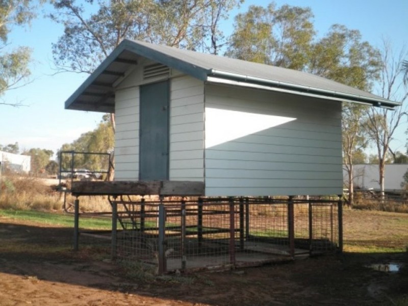 42 Claytons Road, Roma QLD 4455