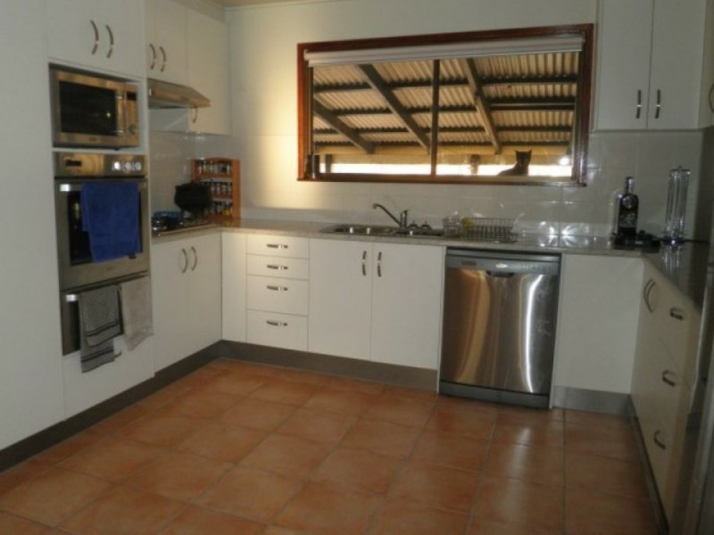 42 Claytons Road, Roma QLD 4455