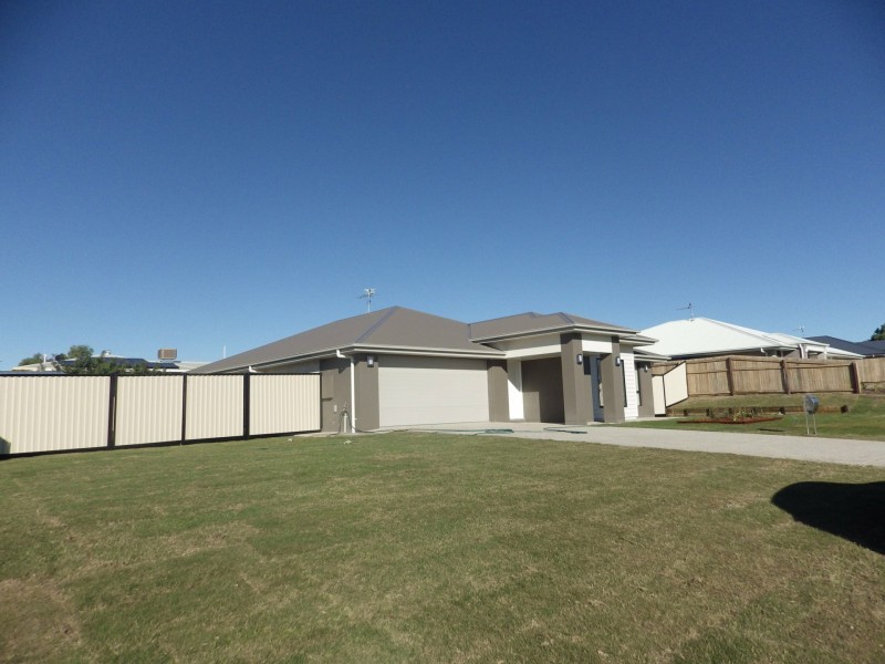 83 Wheeler Drive, Roma QLD 4455