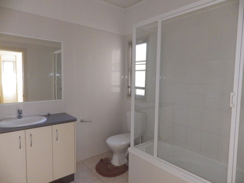 271 Edwardes Street, Roma QLD 4455