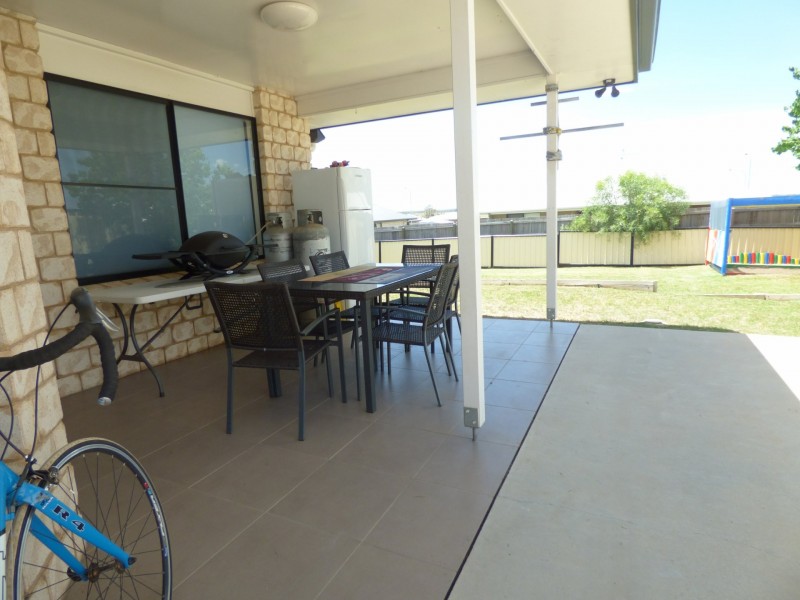 19 Robusta Drive, Roma QLD 4455
