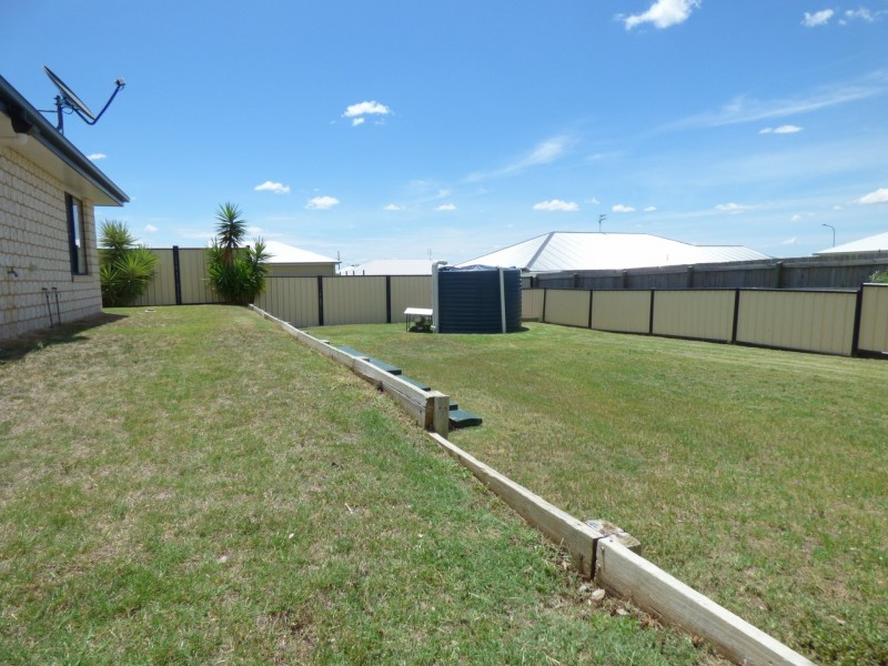 19 Robusta Drive, Roma QLD 4455