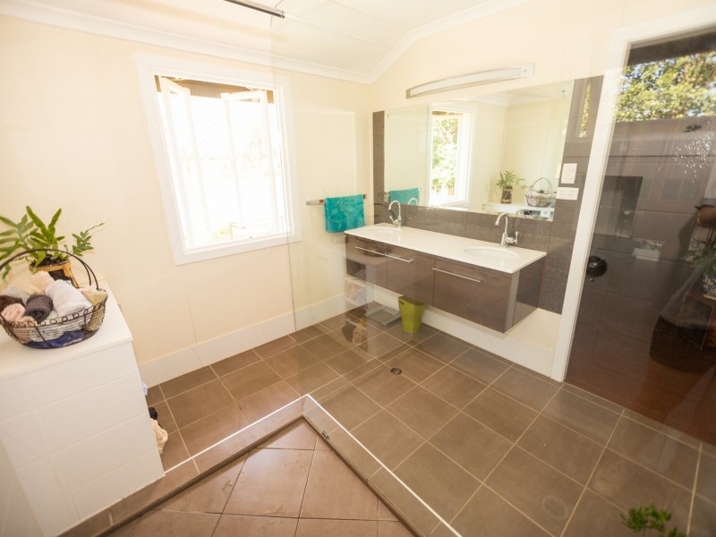 390 Charlton Bank Road, Roma QLD 4455