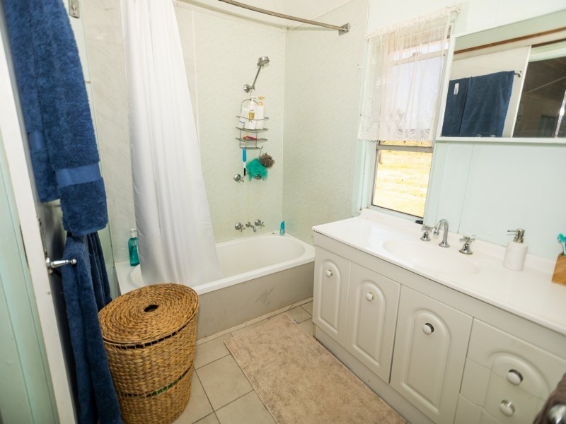 149 Swans Road, Wallumbilla QLD 4428