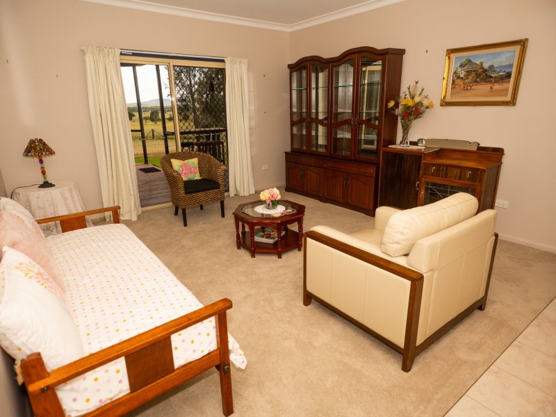 914 Carnarvon Highway, Roma QLD 4455
