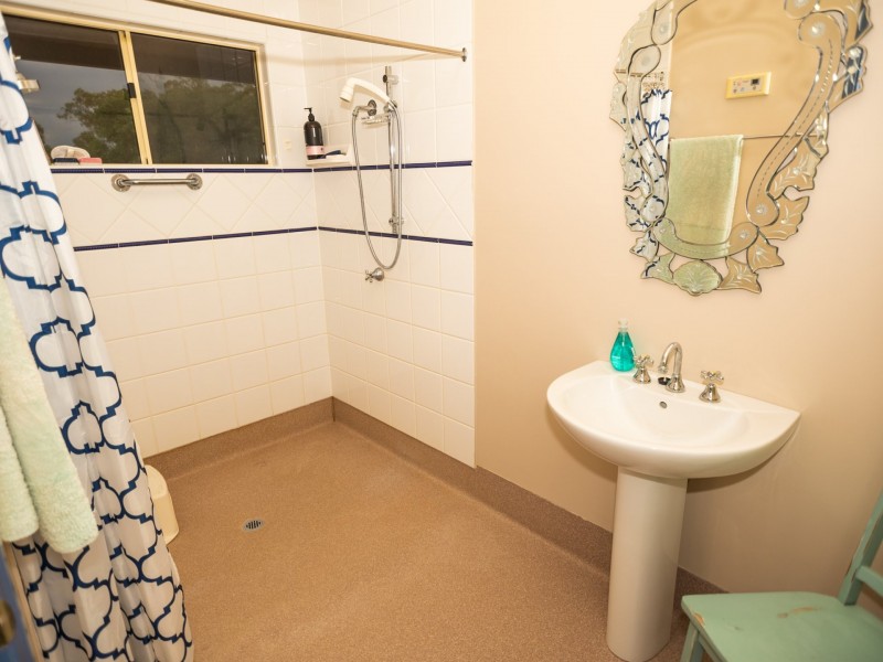 914 Carnarvon Highway, Roma QLD 4455