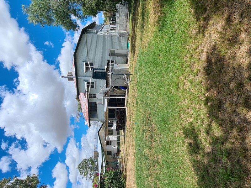 18 Albert Street, Roma QLD 4455