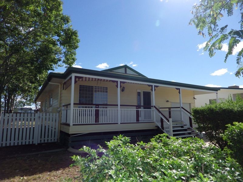 10 Alex Parade, Roma QLD 4455