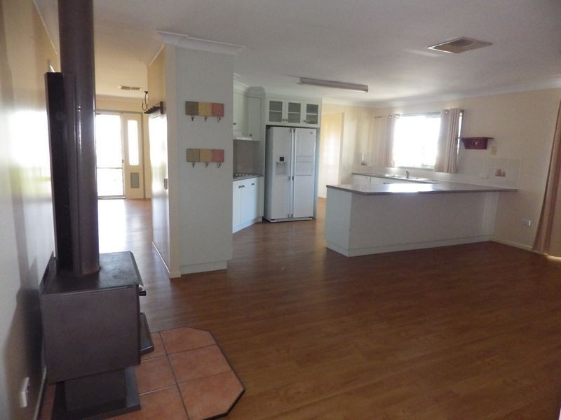 10 Alex Parade, Roma QLD 4455