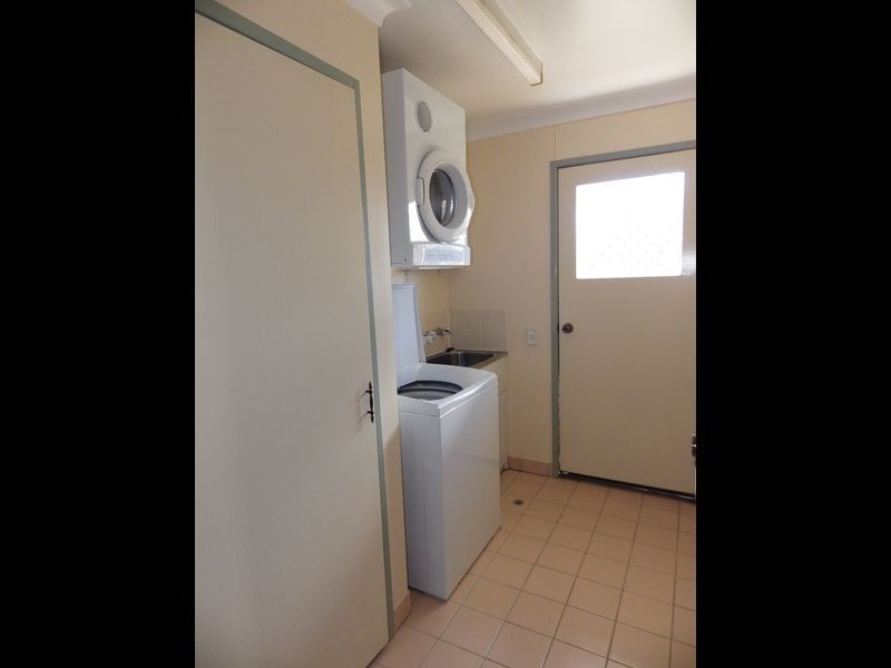 10 Alex Parade, Roma QLD 4455